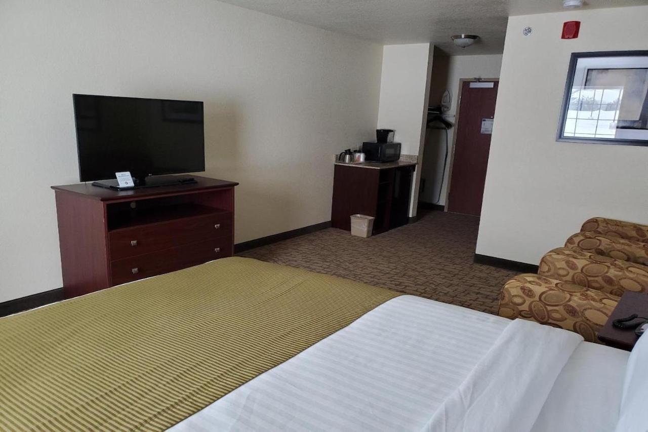 Cobblestone Inn & Suites - Barron Dış mekan fotoğraf